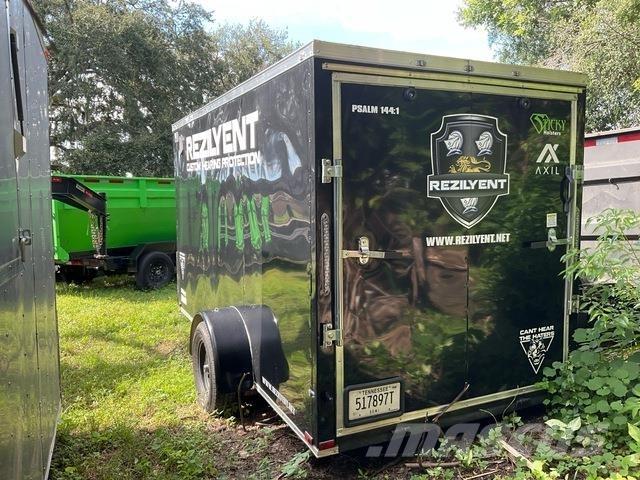  Quality Cargo 厢式拖车
