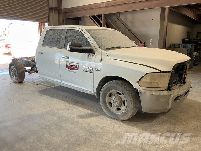 RAM 2500 驾驶室与内部