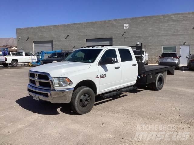 RAM 3500 平板栏板货车