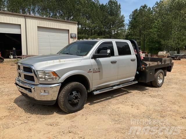 RAM 3500 平板栏板货车