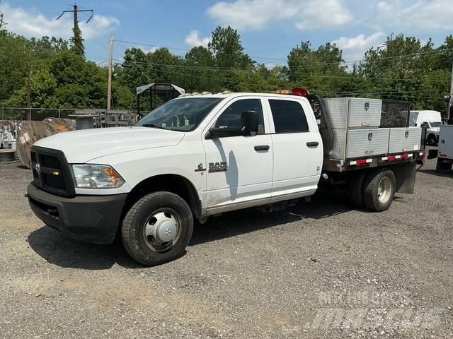 RAM 3500 平板栏板货车