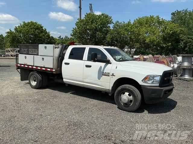 RAM 3500 平板栏板货车