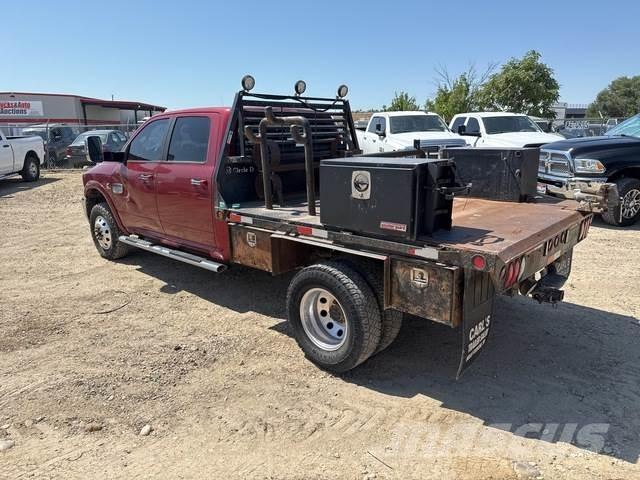 RAM 3500 平板栏板货车
