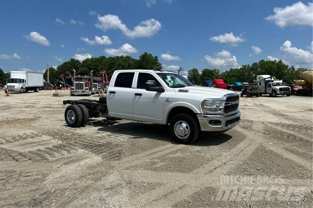 RAM 3500 驾驶室与内部