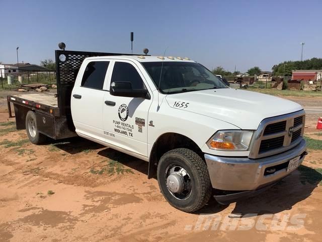 RAM 3500 平板栏板货车