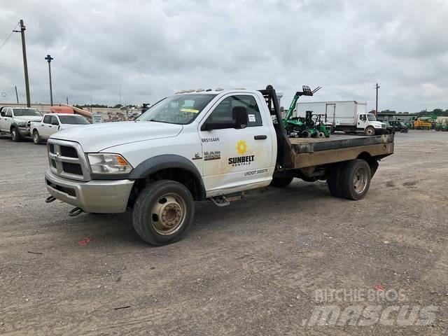 RAM 4500 平板栏板货车