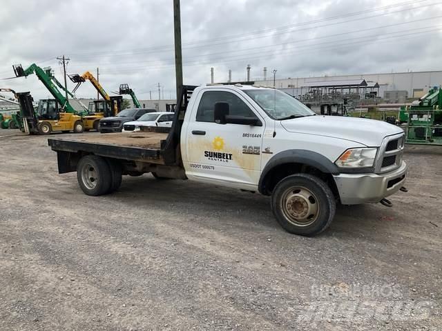 RAM 4500 平板栏板货车