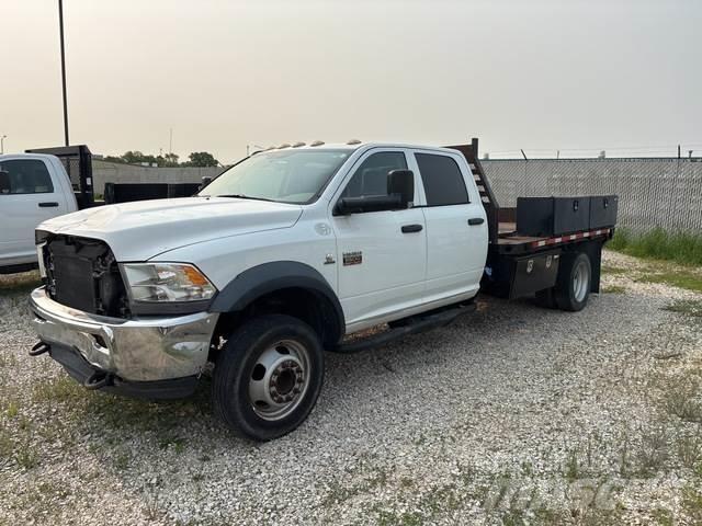 RAM 5500 平板栏板货车