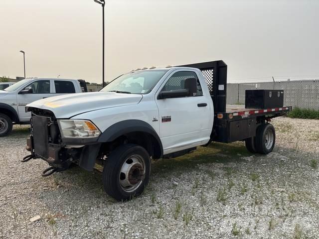 RAM 5500 平板栏板货车