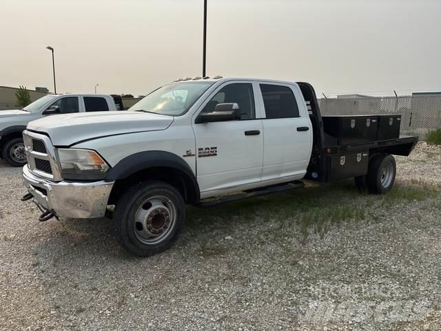 RAM 5500 平板栏板货车