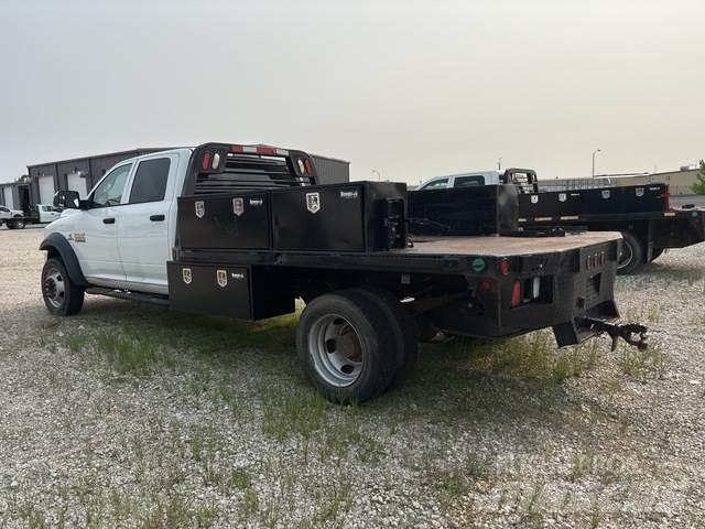RAM 5500 平板栏板货车