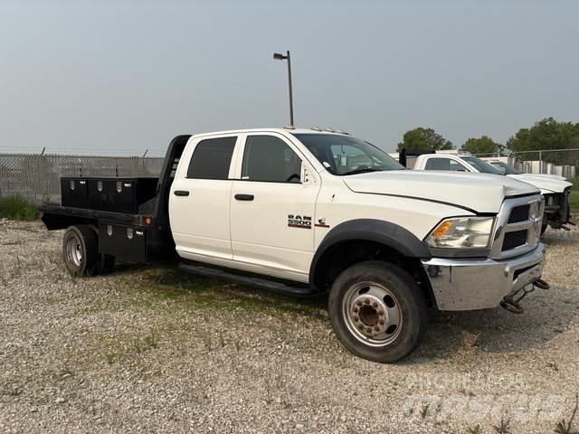 RAM 5500 平板栏板货车