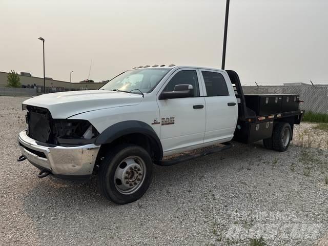 RAM 5500 平板栏板货车