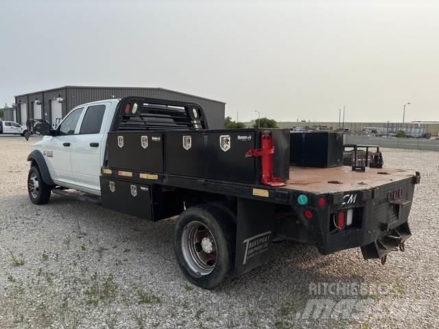 RAM 5500 平板栏板货车