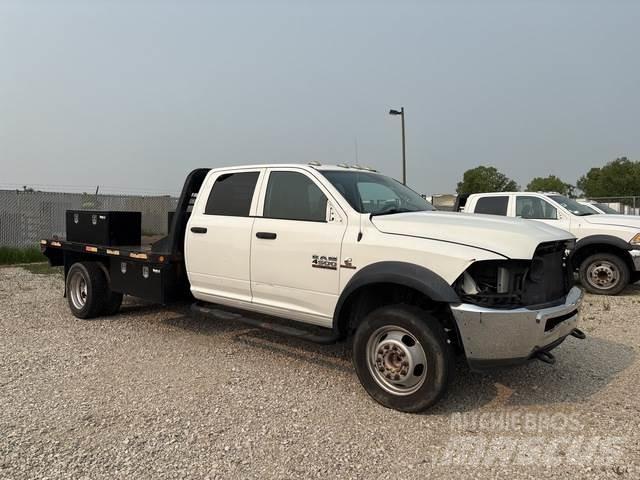 RAM 5500 平板栏板货车
