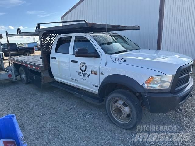 RAM 5500 平板栏板货车