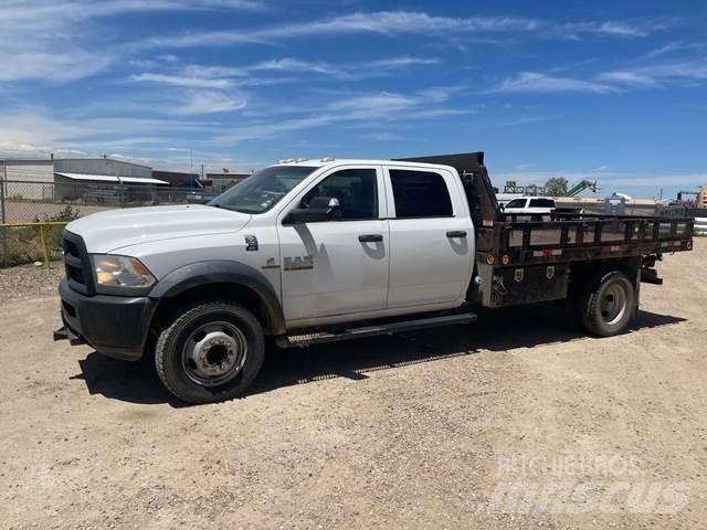 RAM 5500 平板栏板货车