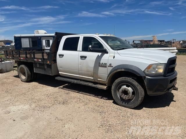 RAM 5500 平板栏板货车