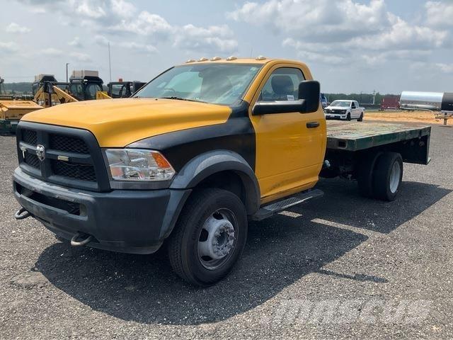RAM 5500 平板栏板货车