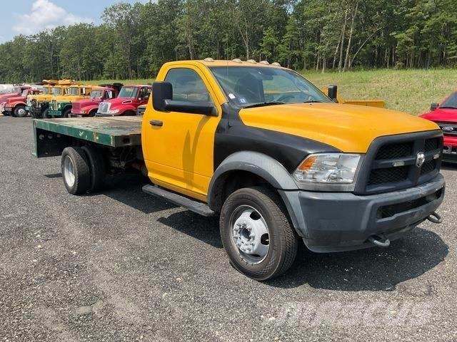 RAM 5500 平板栏板货车