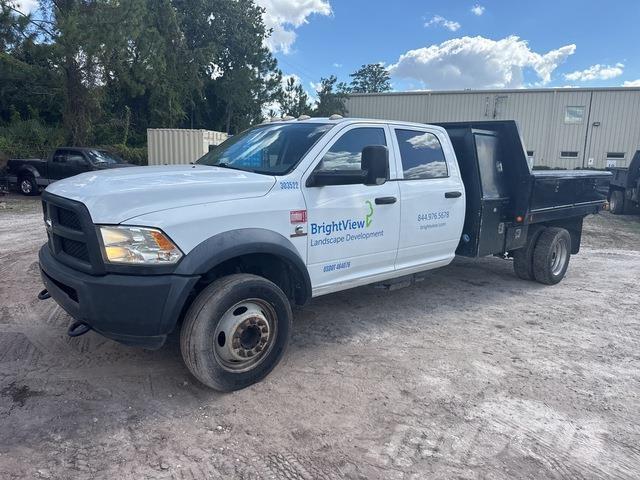 RAM 5500 平板栏板货车