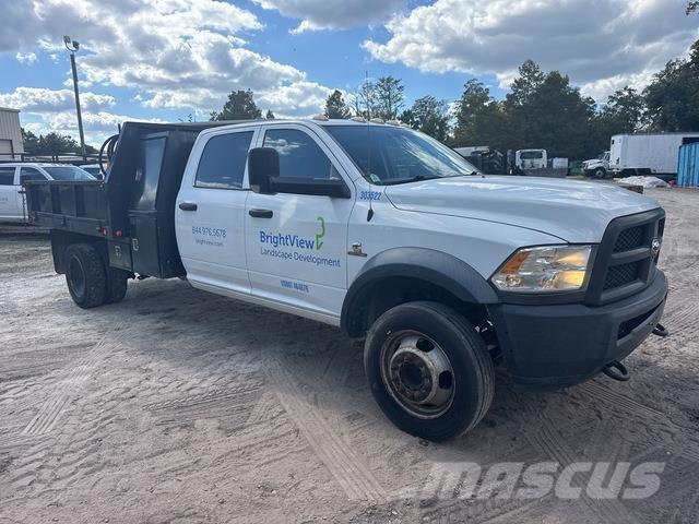 RAM 5500 平板栏板货车