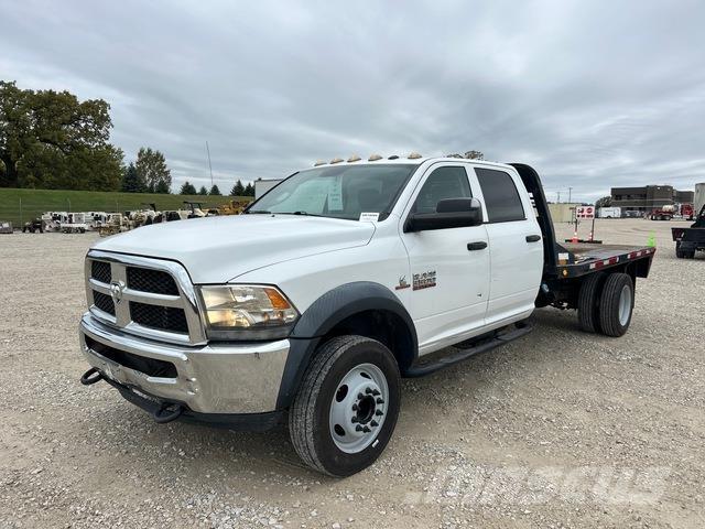 RAM 5500 平板栏板货车