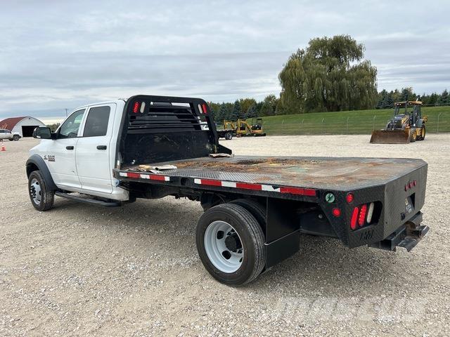 RAM 5500 平板栏板货车