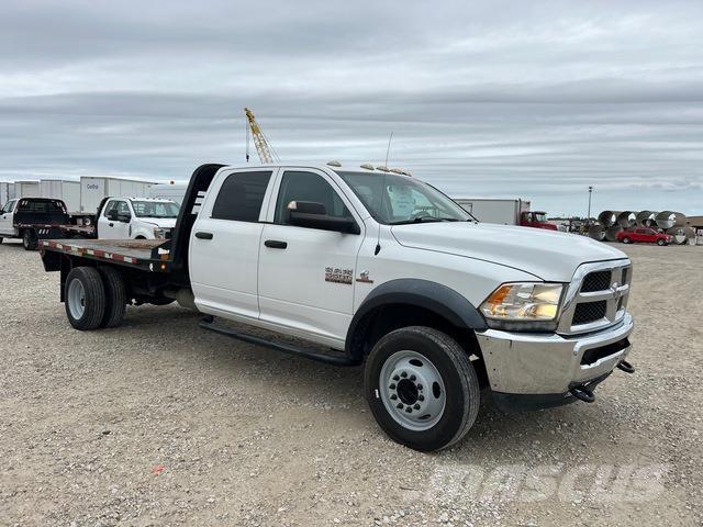 RAM 5500 平板栏板货车
