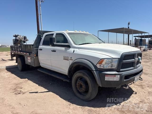RAM 5500HD 平板栏板货车
