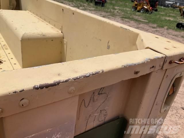  Raytheon M1102 其他拖车