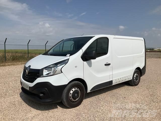 Renault Trafic 大型面包车