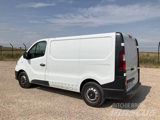 Renault Trafic 大型面包车