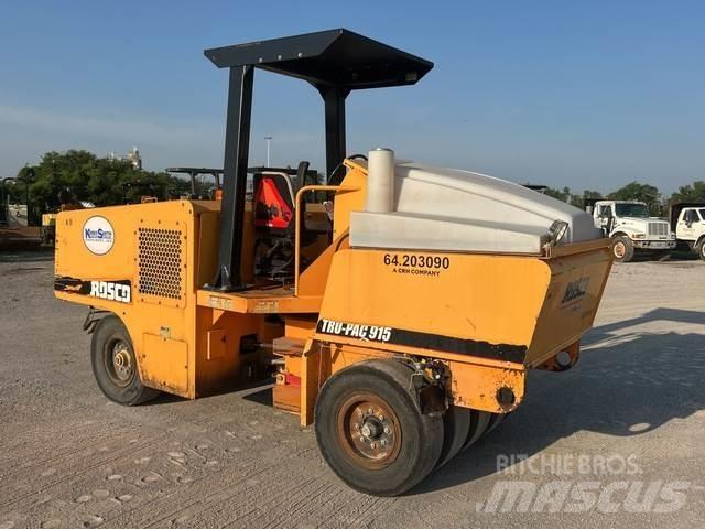 Rosco 915 胶轮压路机