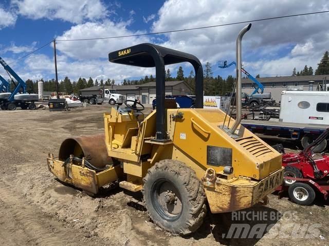 Sakai SV201D 单轮压路机