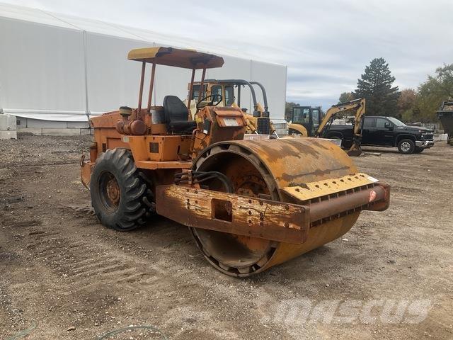 Sakai SV70TF 单轮压路机