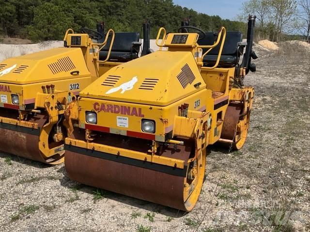 Sakai SW330 双轮压路机
