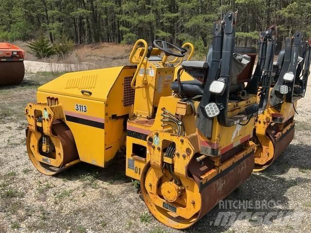 Sakai SW330 双轮压路机