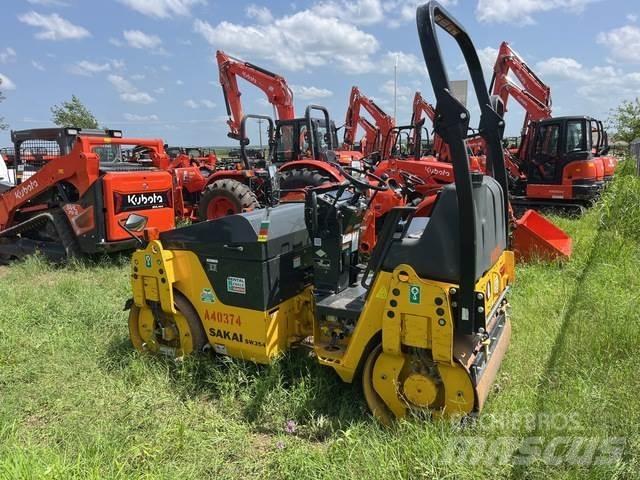 Sakai SW354 双轮压路机