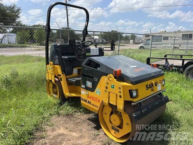 Sakai SW354 双轮压路机