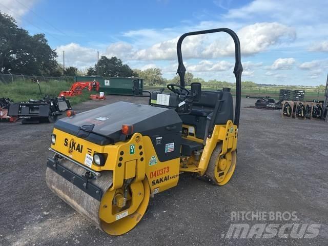 Sakai SW354 双轮压路机
