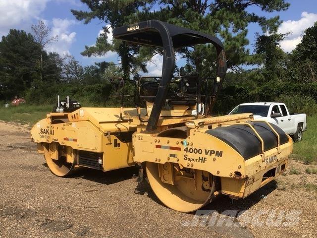 Sakai SW990 双轮压路机