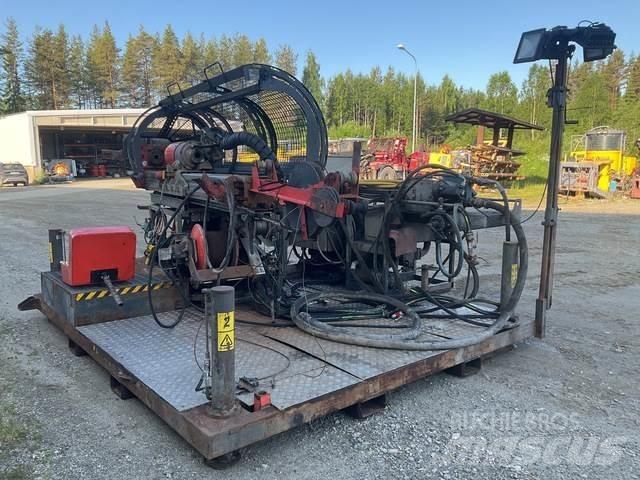 Sandvik DE140i 钻孔机