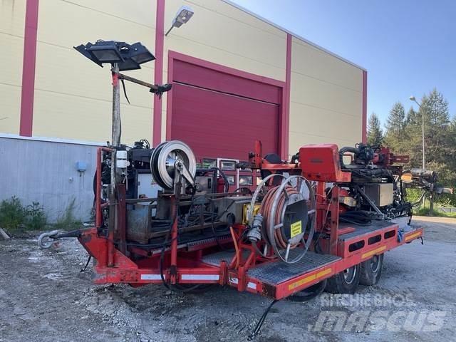 Sandvik DE140i 钻孔机