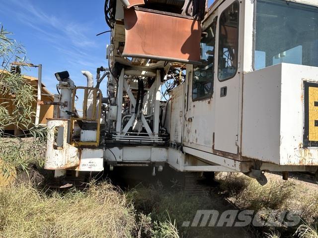 Sandvik DR460 钻孔机