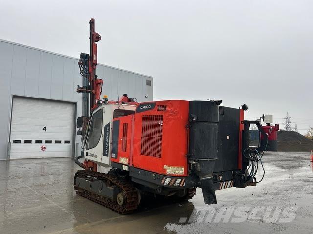 Sandvik DX800 钻孔机