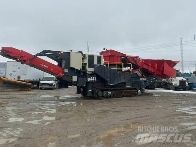 Sandvik QH441 破碎机
