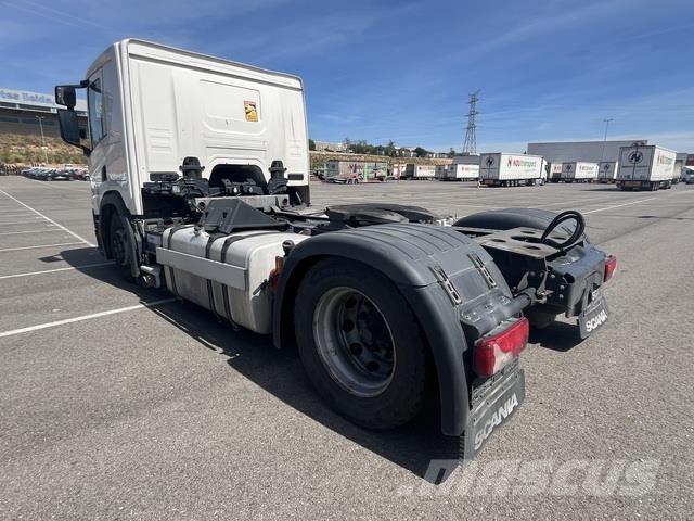 Scania P410 牵引车