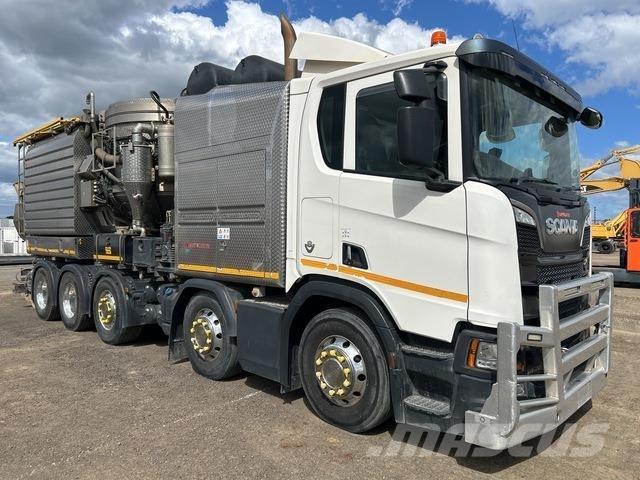 Scania R620 组合/真空油槽车