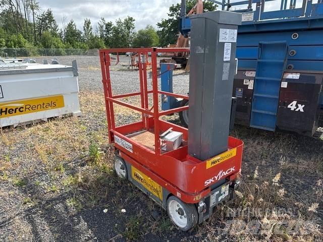 SkyJack SJ12 客货电梯